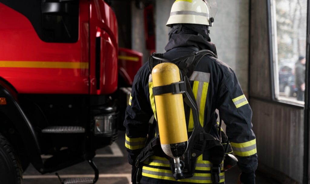 Zagrożenie pożarowe w Budzyniu – interwencja służb ratowniczych