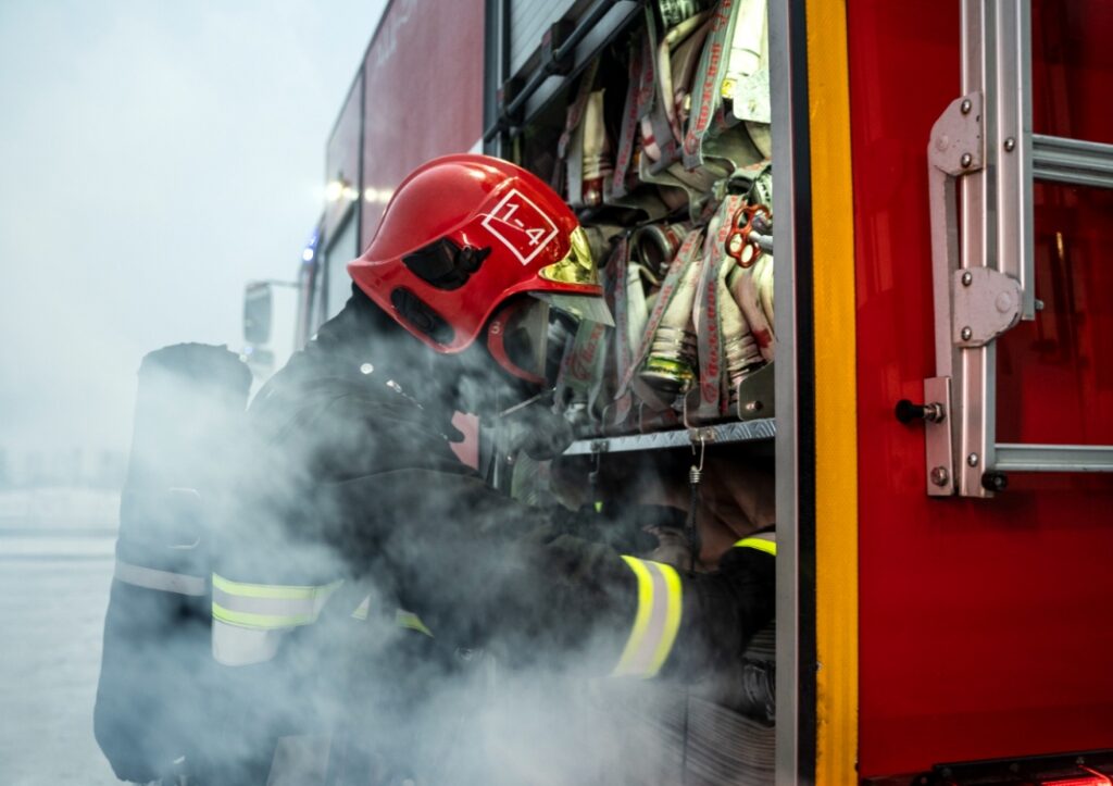 Pożar kurnika w Rudniczu – szczegółowe informacje na temat zdarzenia i działań straży pożarnej