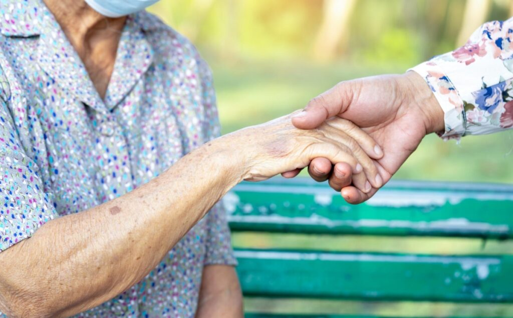 Wójt Gminy Wągrowiec podpisuje umowę na wdrożenie „Korpusu Wsparcia Seniorów” dla roku 2024 z funduszem rządowym